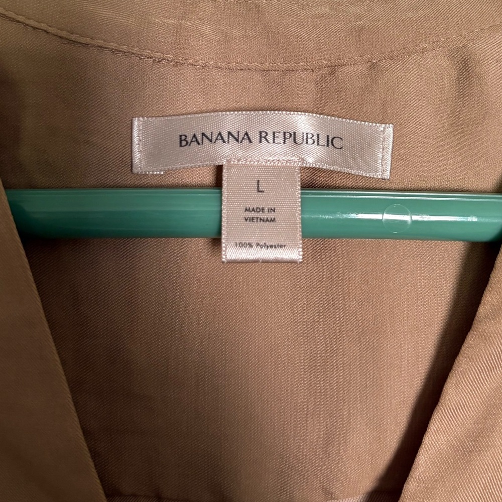 Banana Republic Women’s Sleeveless Blouse. Size Large. - Picture 3 of 3